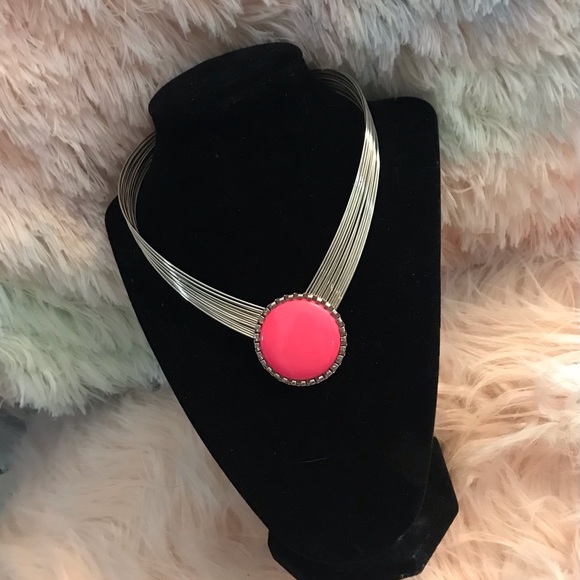 Gorgeous pink and silver metal choker. - Picture 3 of 7